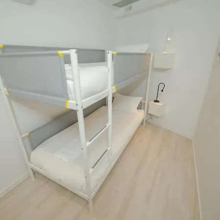 וילה A 3 Piani Molto Moderna *